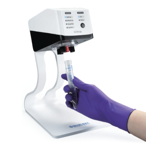 Entdeckelung eines Probenröhrchens mit EzDecap von Blueray.