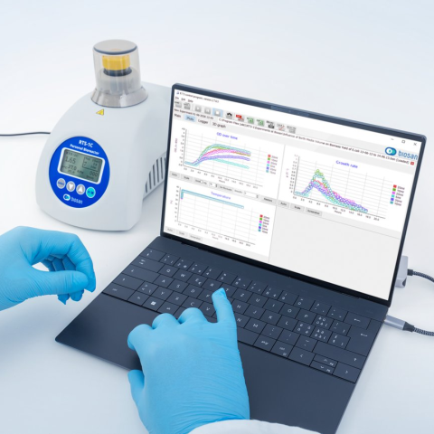 Bioreaktor mit PC und Wachstumsratenanzeige